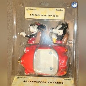 Disneyland Mickey & Minnie Salt & Pepper Shakers